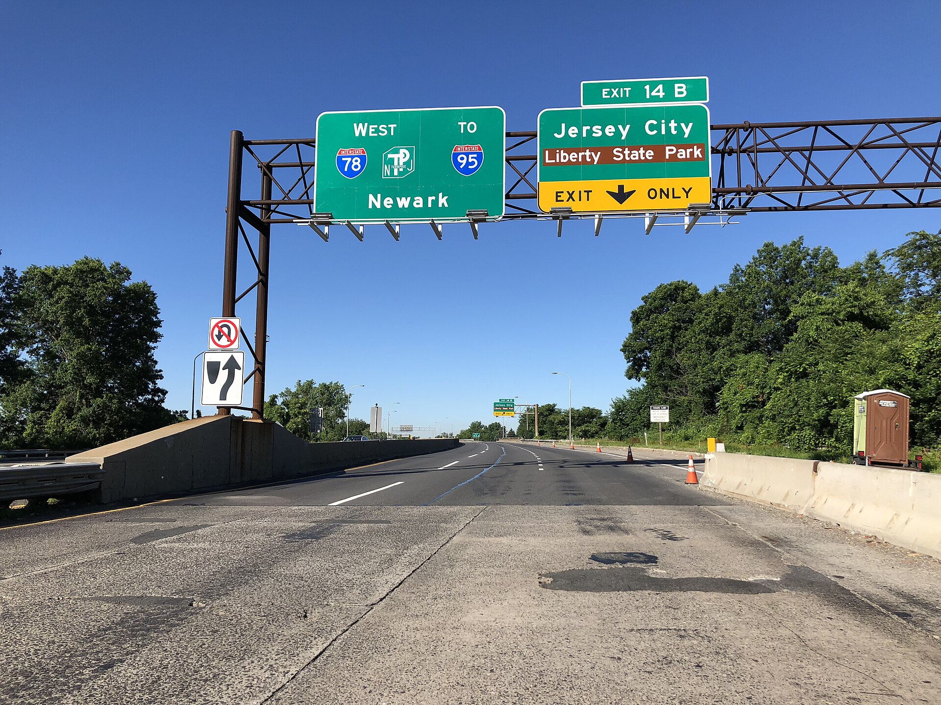 New Jersey Turnpike Newark Bay Extension overhead signs for I-78 and Exit 14B Jersey City